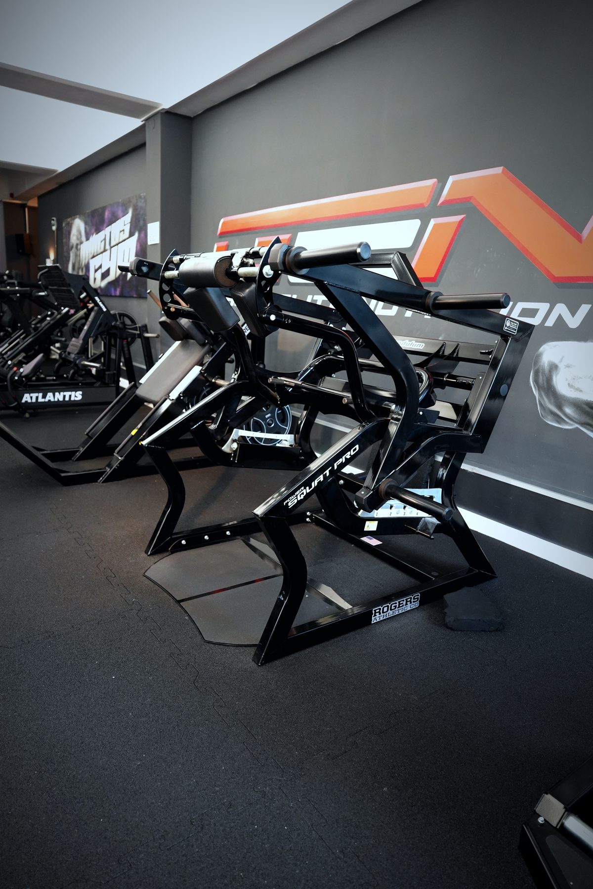 Rogers Power Squat Pro XT im Invictus Gym Hamburg Bergedorf
