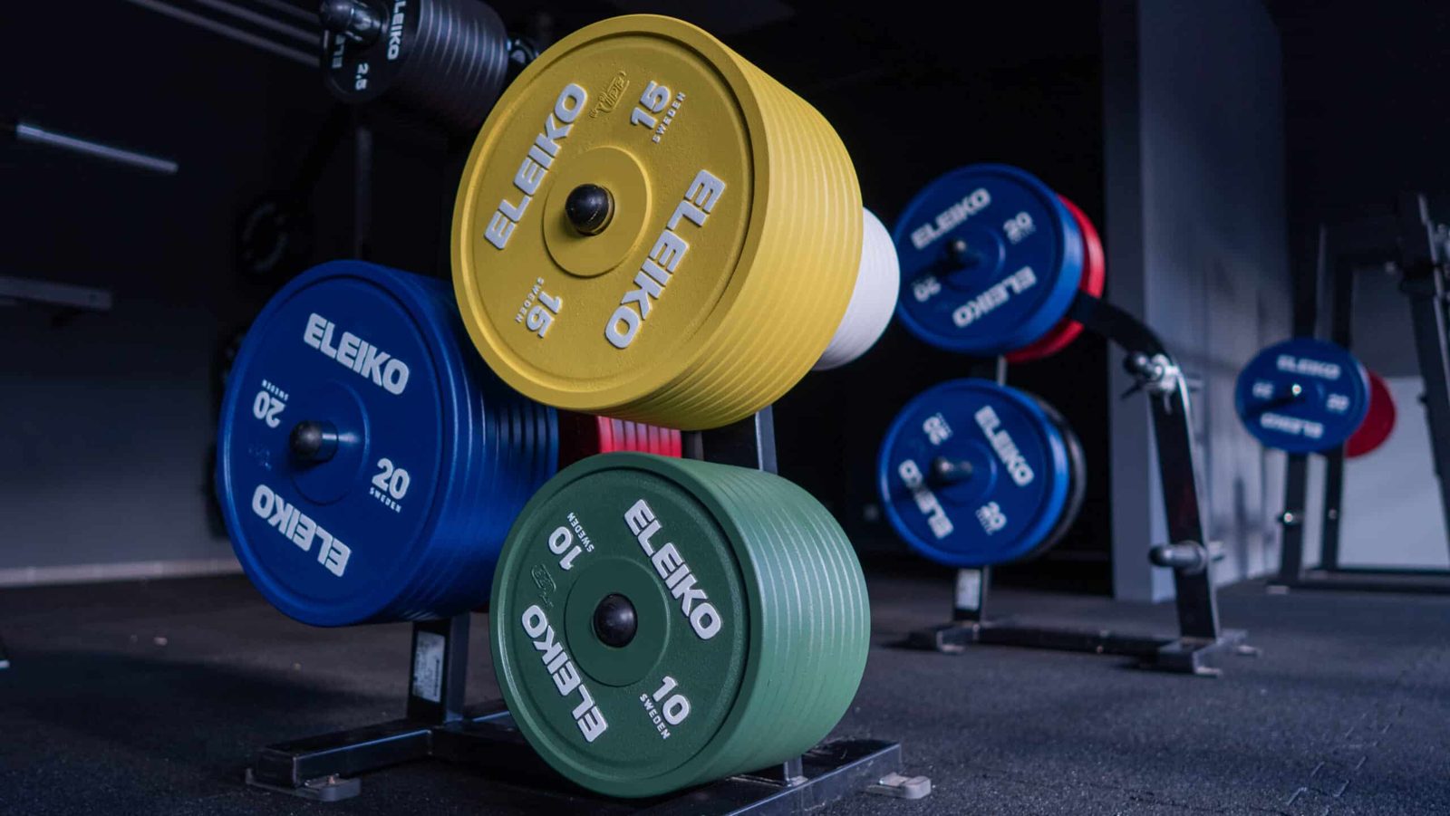 Bankdrück-Station mit Eleiko Competition Bench im Powerlifting-Bereich des Invictus Gym