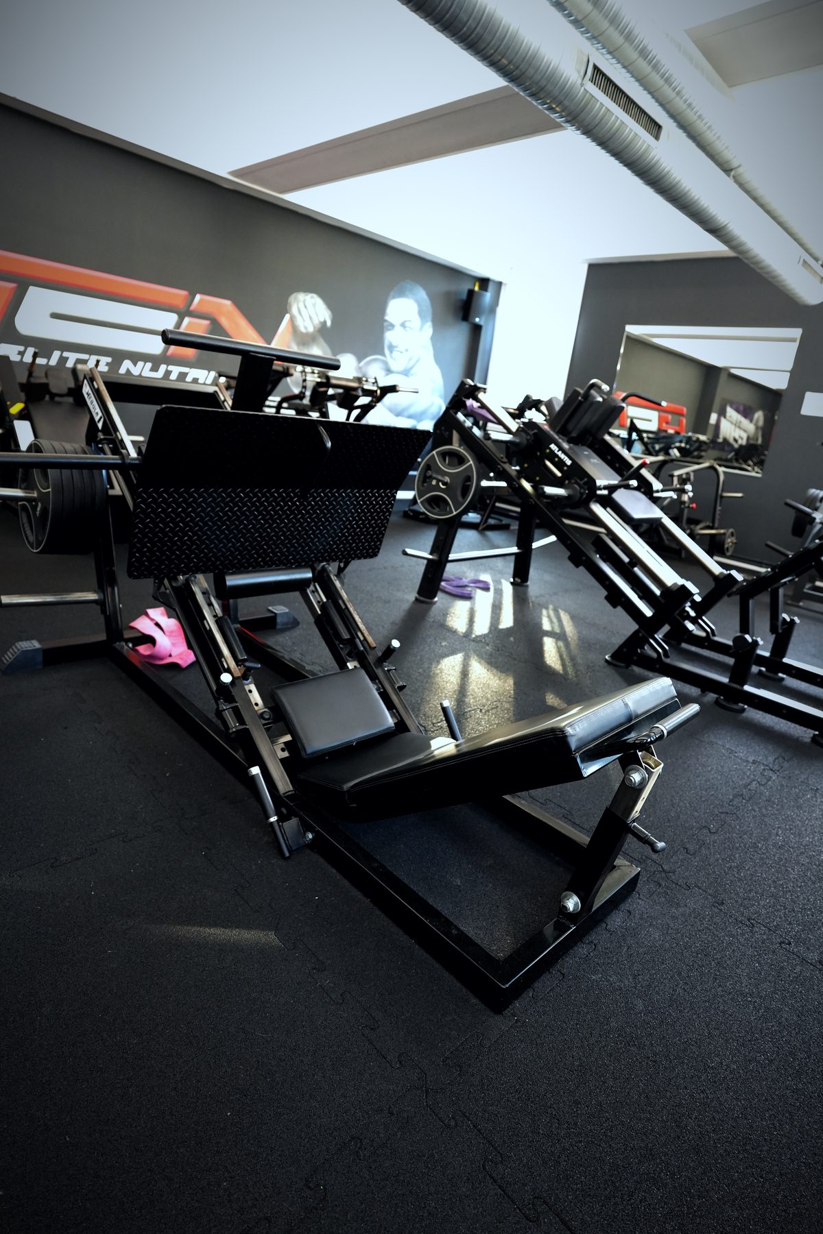 Nebula Beinpresse im Invictus Gym Hamburg