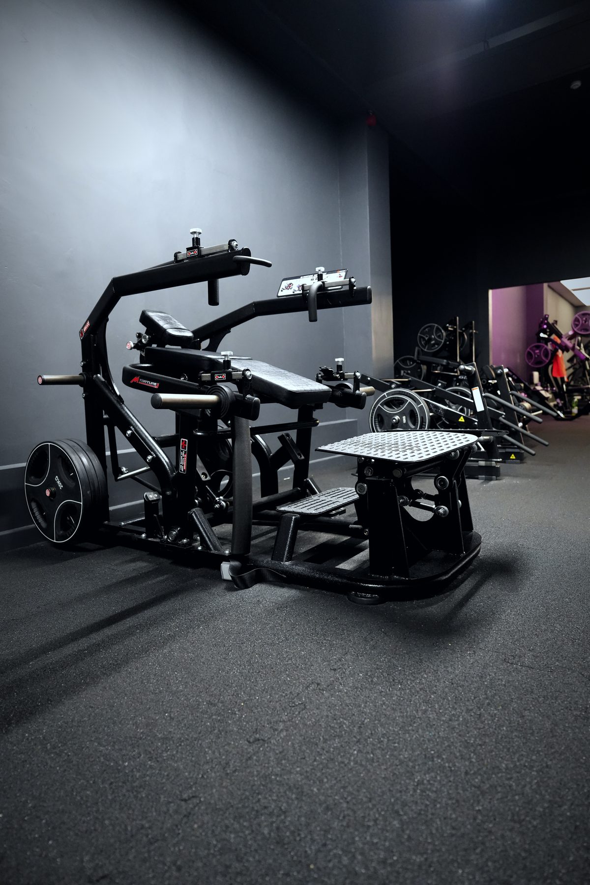 Newtech M-Torture Hip Thrust im Invictus Gym Hamburg Bergedorf