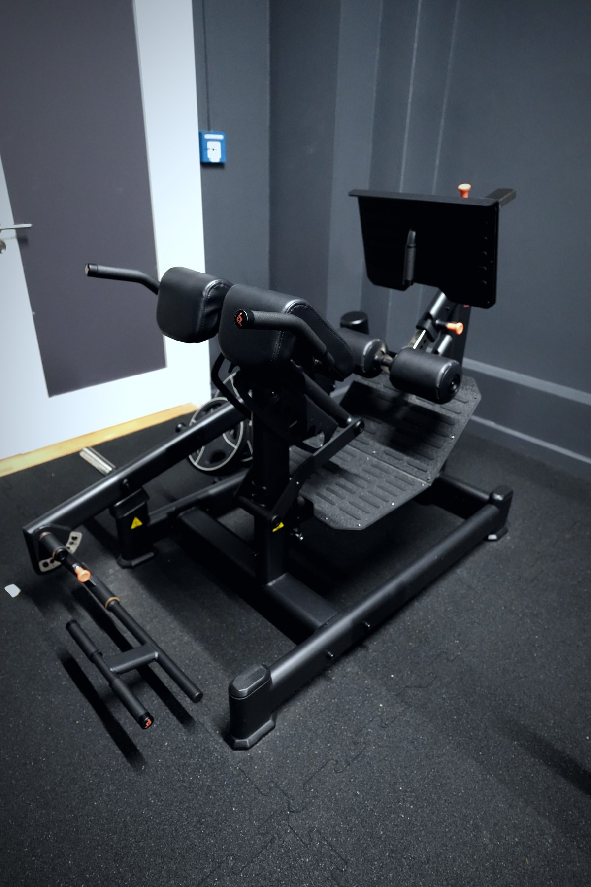 Glutebuilder Hyperextension im Invictus Gym Hamburg Bergedorf